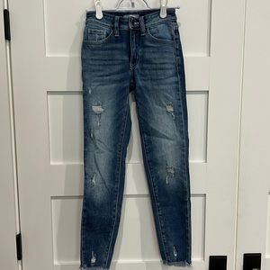 KanCan Signature Midrise Distressed Skinny Stretch Jeans EUC